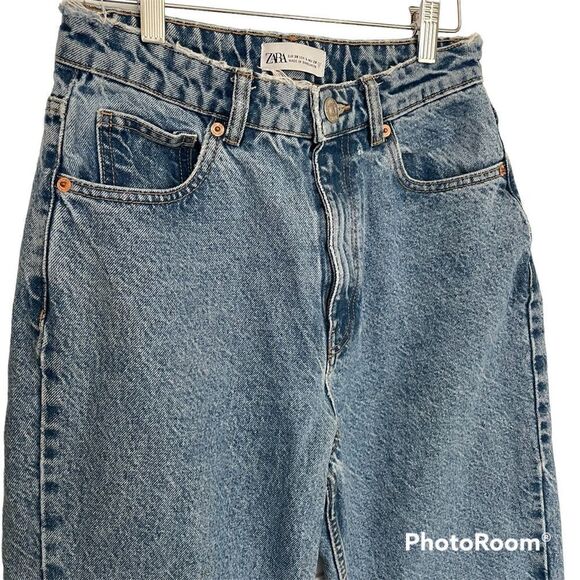 Zara High Wasted, Mom Fit Stone Wash Denim - Picture 4 of 8